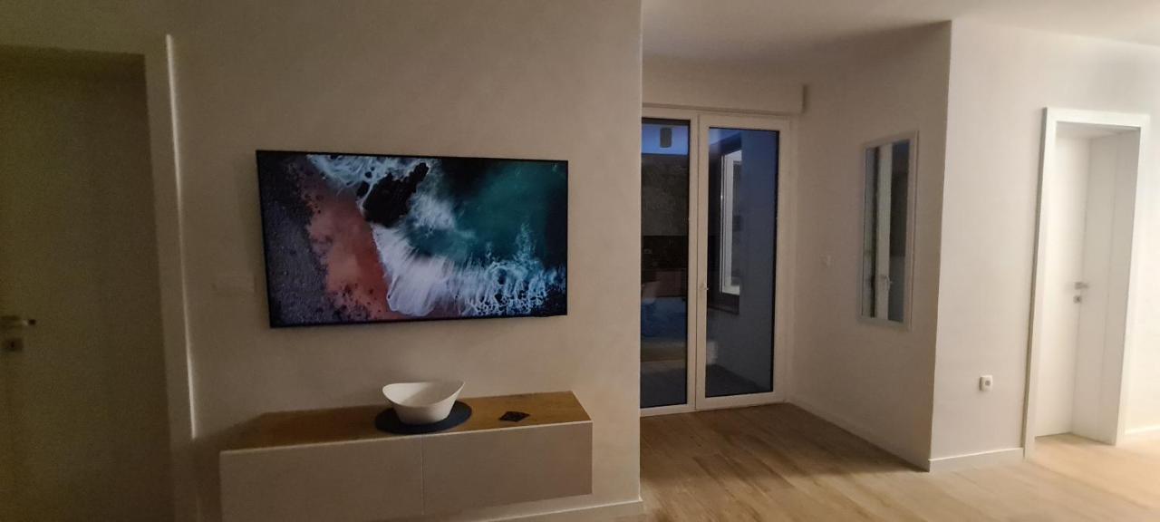Apartman Marcelina 1 With Private Pool Trogir Exterior foto